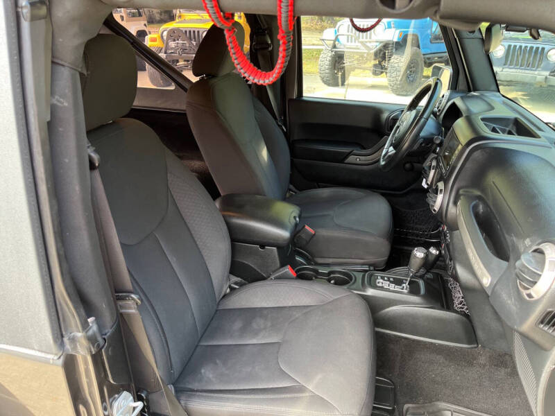 2017 Jeep Wrangler Willys Wheeler