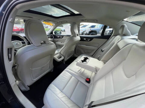 2021 Volvo S60 T5 Momentum