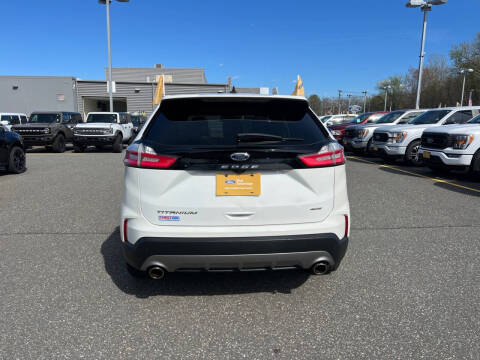 2022 Ford Edge Titanium