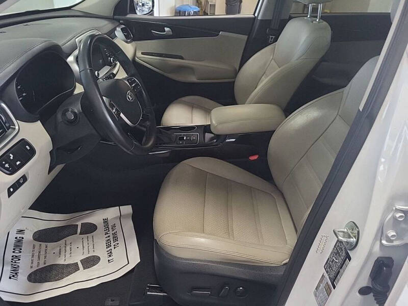 2020 Kia Sorento EX V6