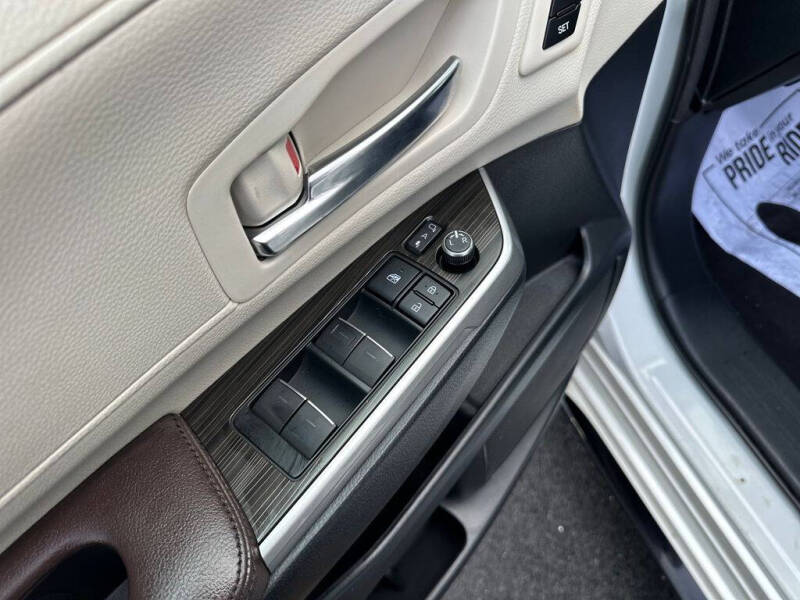2021 Toyota Sienna Platinum 7-Passenger