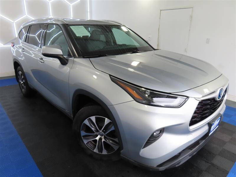 2022 Toyota Highlander Hybrid XLE