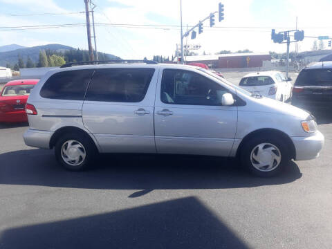 2003 Toyota Sienna LE