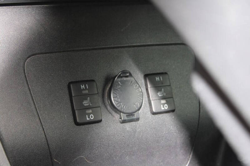 2015 Toyota Prius Plug-in Hybrid Advanced