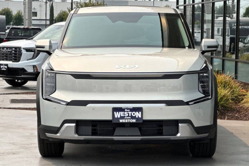 2026 Kia EV9 Light Long Range
