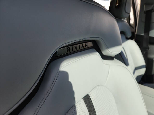 2023 Rivian R1S Adventure