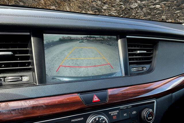 2017 Kia Cadenza Technology