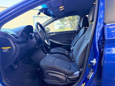 2013 Hyundai Accent SE