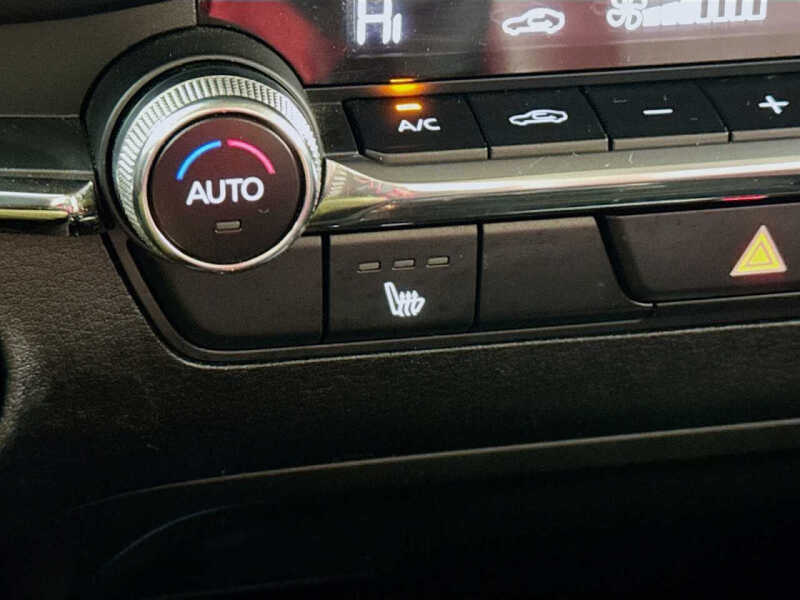 2024 Mazda Mazda3 Sedan 2.5 S Carbon Edition