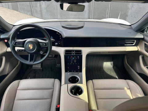 2025 Porsche Taycan