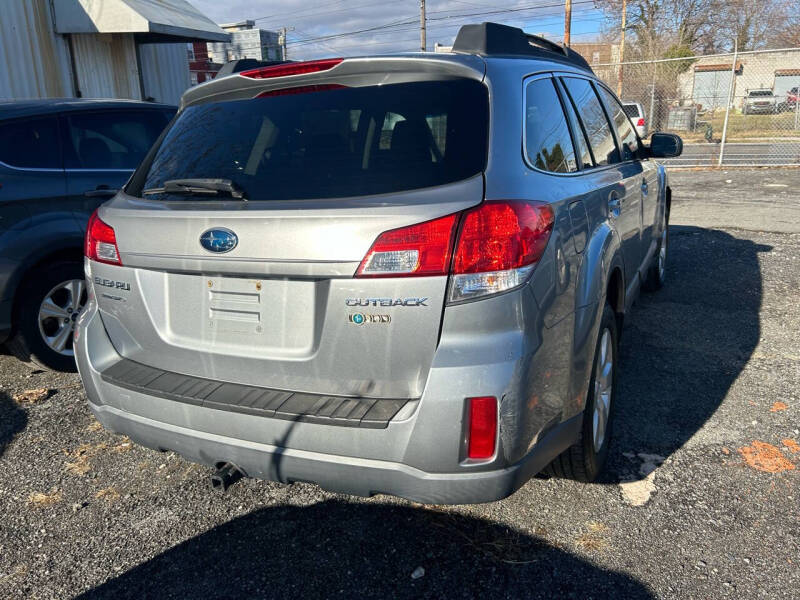 2011 Subaru Outback I Premium photo 7