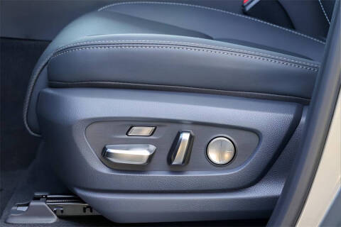 2025 Lexus LX 700h F SPORT Handling