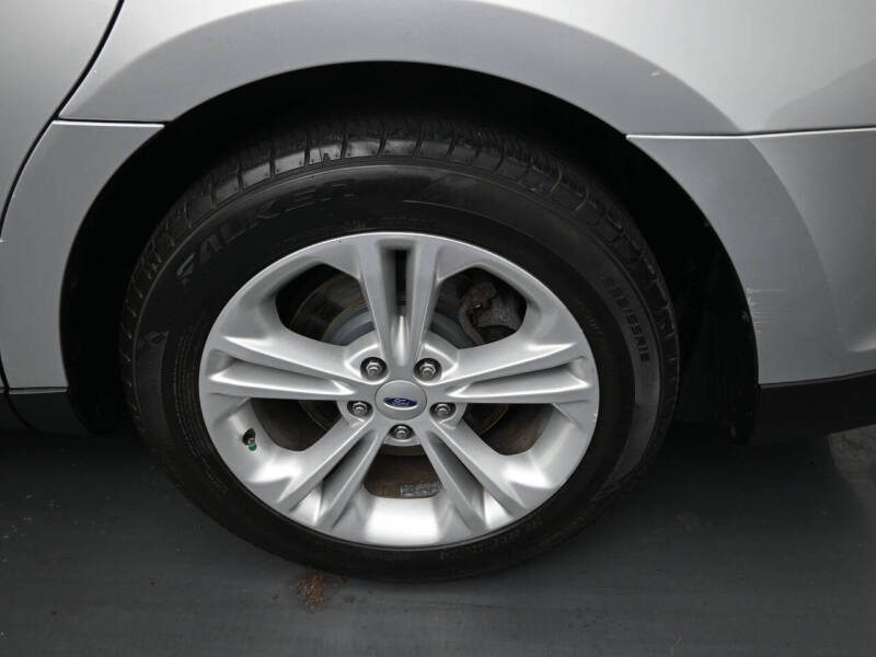 2019 Ford Taurus SE