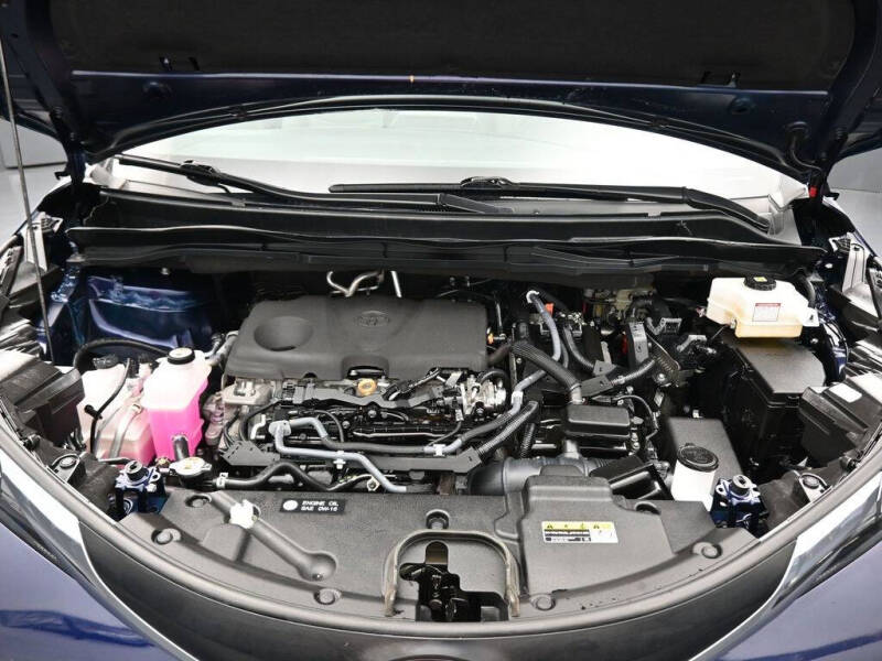 2022 Toyota Sienna LE 8-Passenger