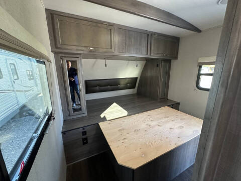 2018 Winnebago Winnie Plus 27RBDS