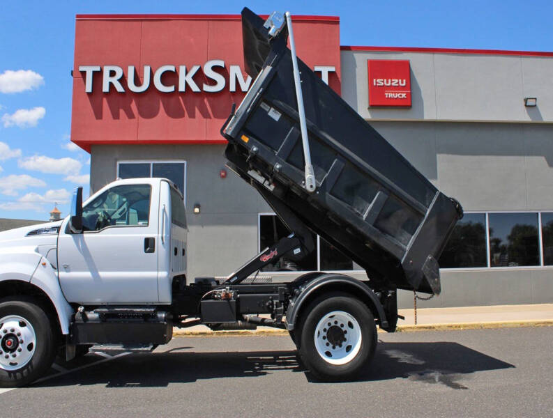 2025 Ford F-750