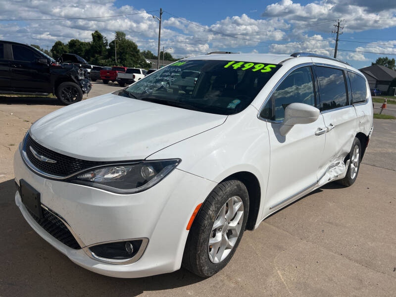 2018 Chrysler Pacifica for sale at Schmidt's in Hortonville WI