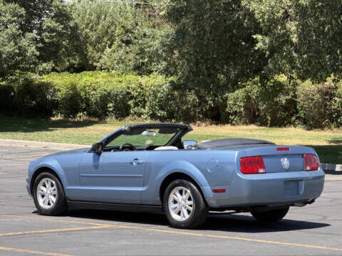 2007 Ford Mustang V6 Deluxe