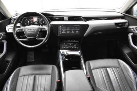 2021 Audi e-tron quattro Premium Plus