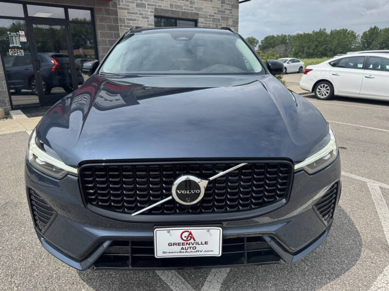 2024 Volvo XC60 B5 Plus Dark Theme