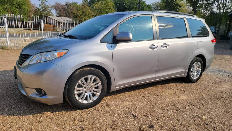 2012 Toyota Sienna for sale at AUTHE VENTURES AUTO in Red Oak, TX