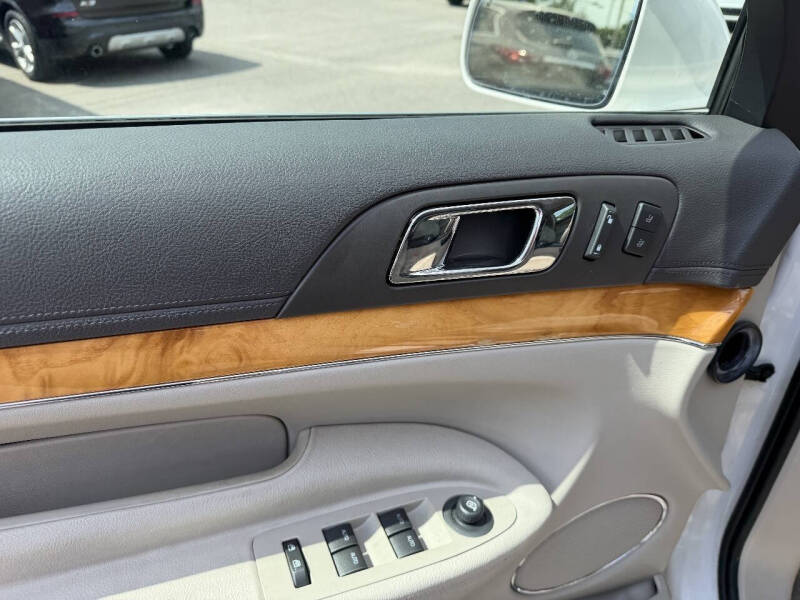 2011 Lincoln MKT