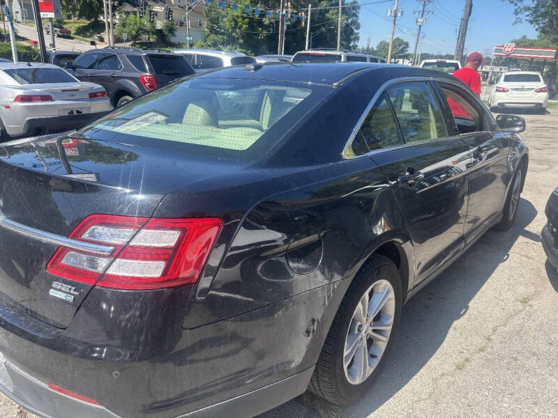 2015 Ford Taurus SEL