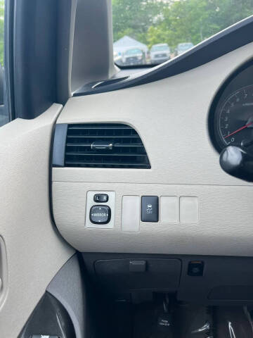 2012 Toyota Sienna