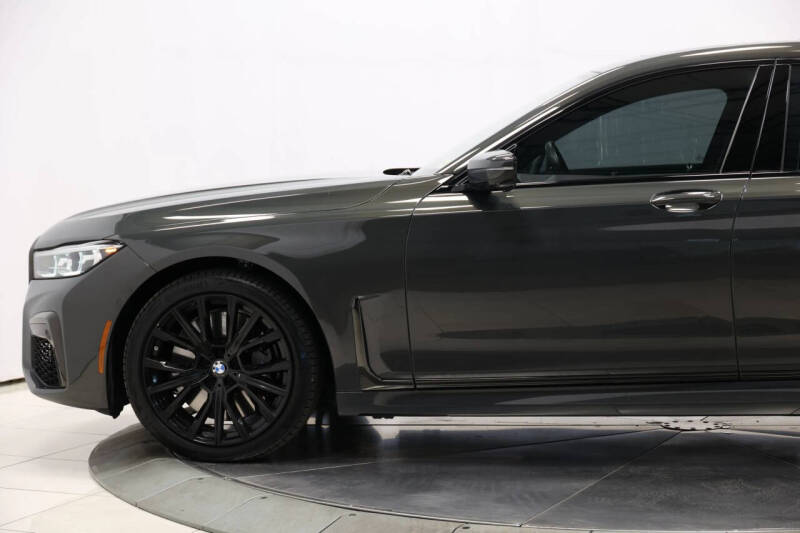 2022 BMW 7 Series M760i xDrive