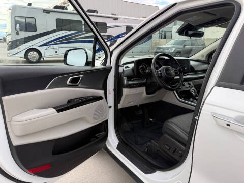 2024 Kia Carnival LX