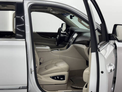 2017 Cadillac Escalade Luxury
