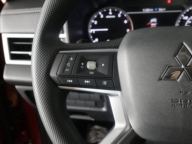 2025 Mitsubishi Outlander ES