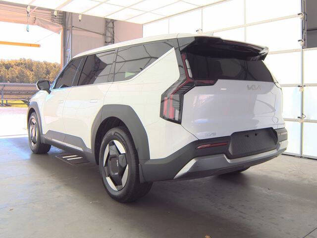 2024 Kia EV9 Light Long Range