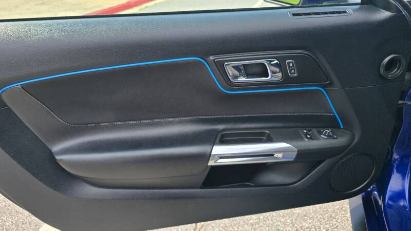 2016 Ford Mustang V6