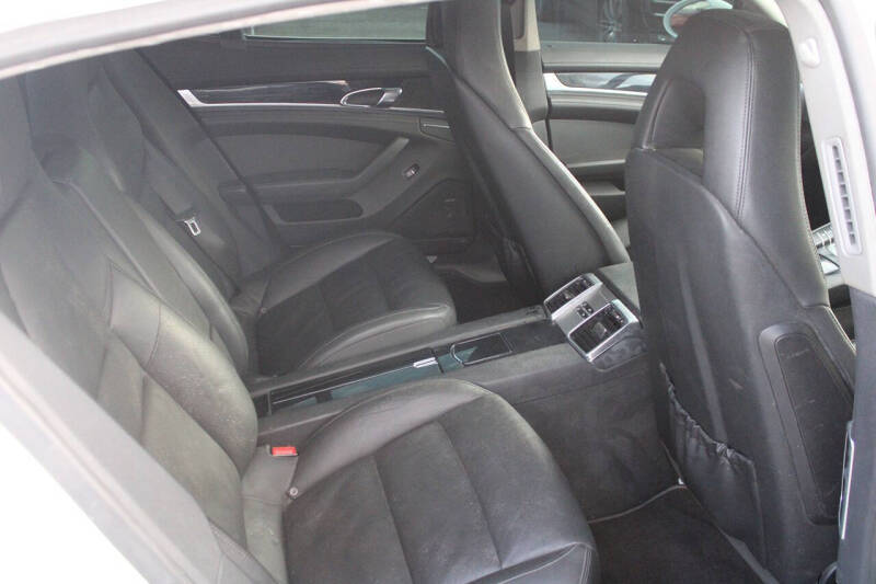 2013 Porsche Panamera 4