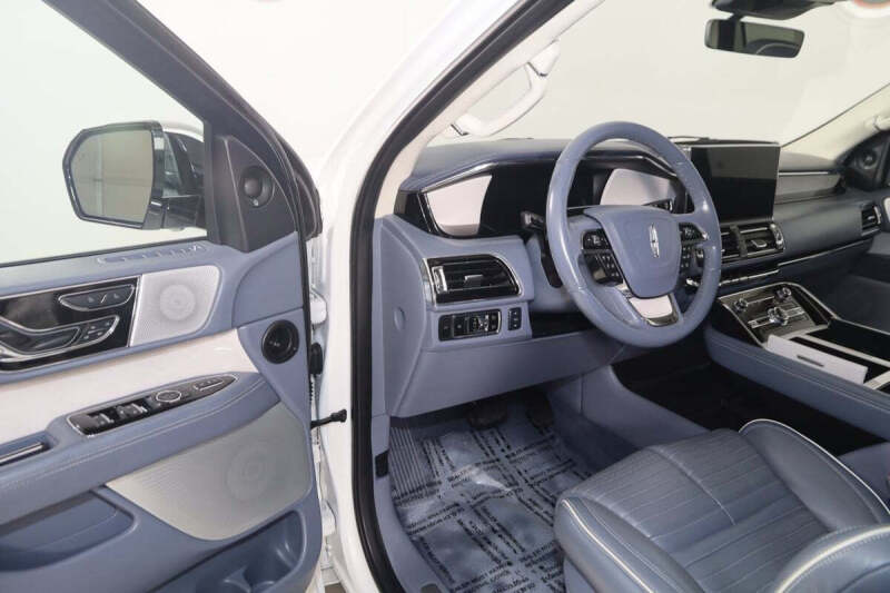 2023 Lincoln Navigator Black Label
