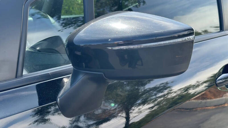 2020 Nissan Versa SR