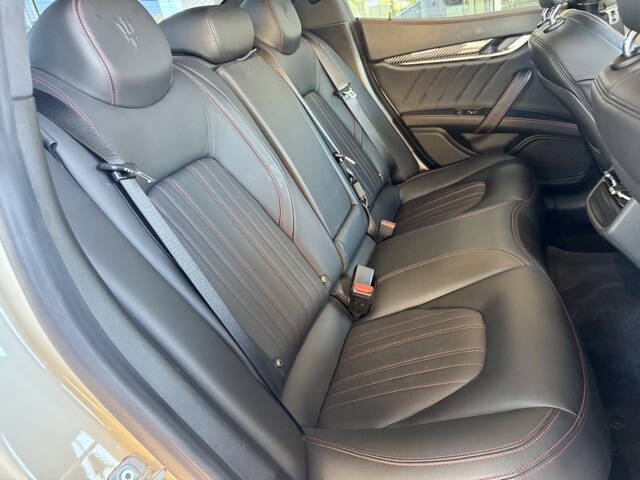 2022 Maserati Ghibli Modena Q4