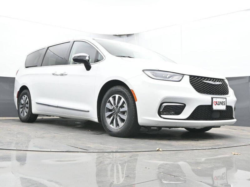 2023 Chrysler Pacifica Plug-In Hybrid Limited