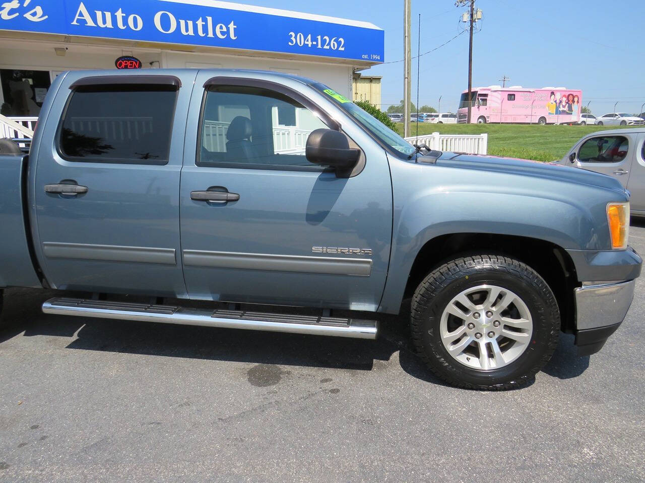 2013 GMC Sierra 1500 for sale at Colbert's Auto Outlet in Hickory, NC