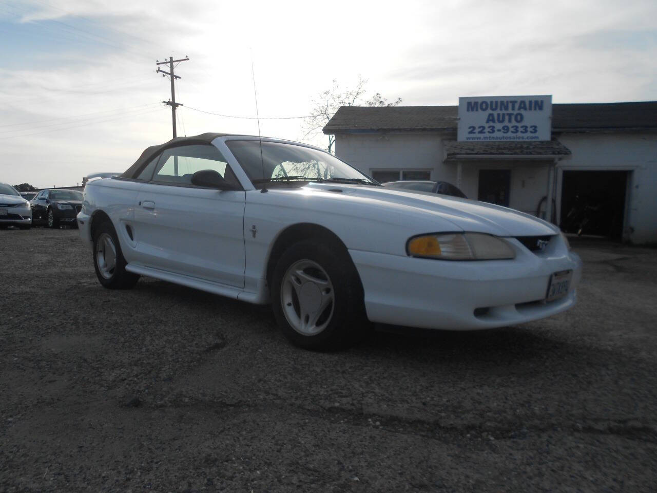 White 1997 Ford Mustang Base Convertible 2dr Convertible 2