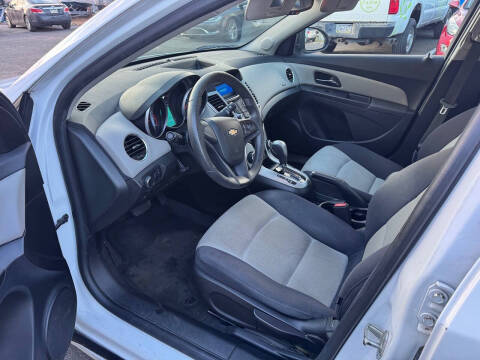 2013 Chevrolet Cruze LS Auto