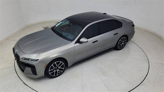 2023 BMW 7 Series 740i