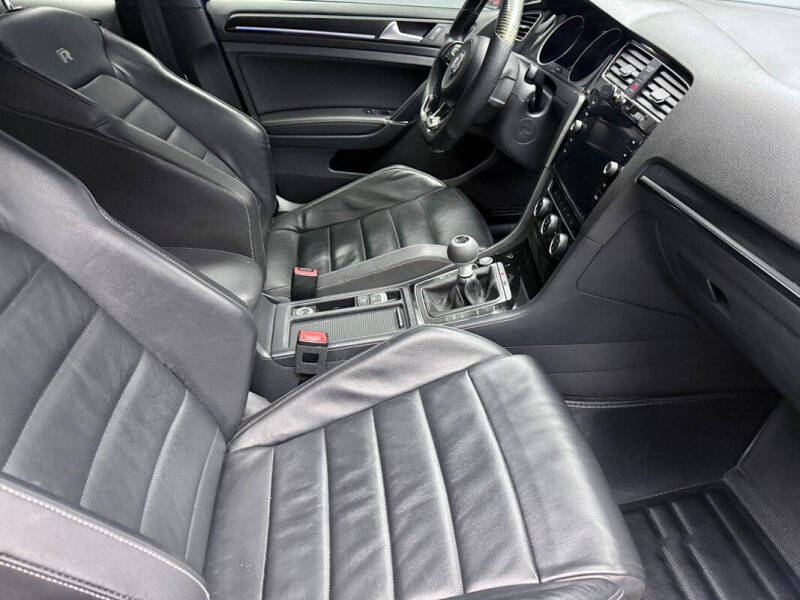 2017 Volkswagen Golf R 4Motion