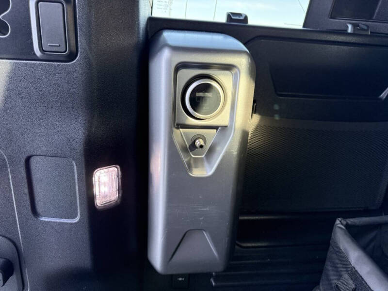 2023 Land Rover Defender 110 X-Dynamic SE