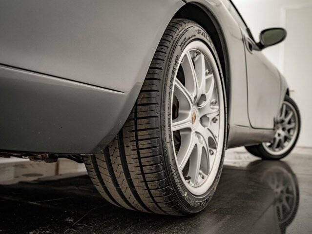 2001 Porsche 911 Carrera