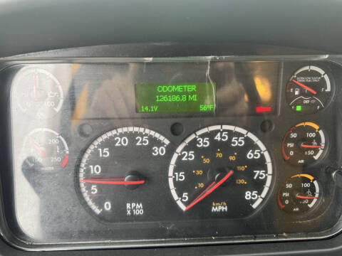 2018 Freightliner M2 106