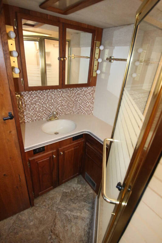 1997 FORETRAVEL U295