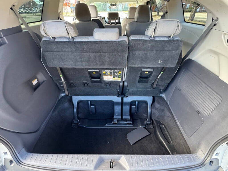 2021 Toyota Sienna LE 8-Passenger