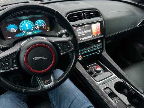 2017 Jaguar F-PACE S